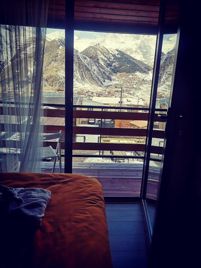 Wooden Hotel Kazbegi Exterior photo