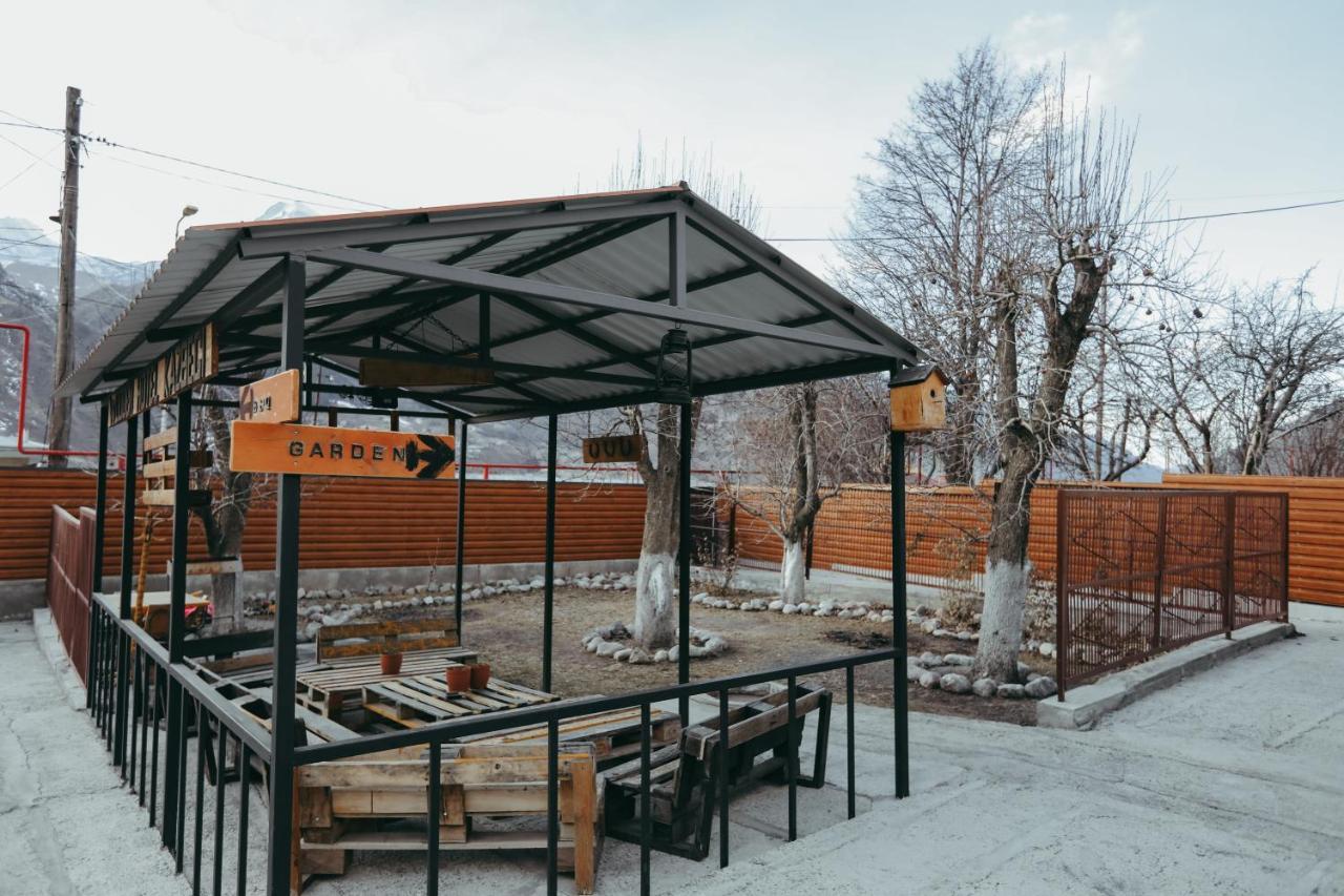 Wooden Hotel Kazbegi Exterior photo