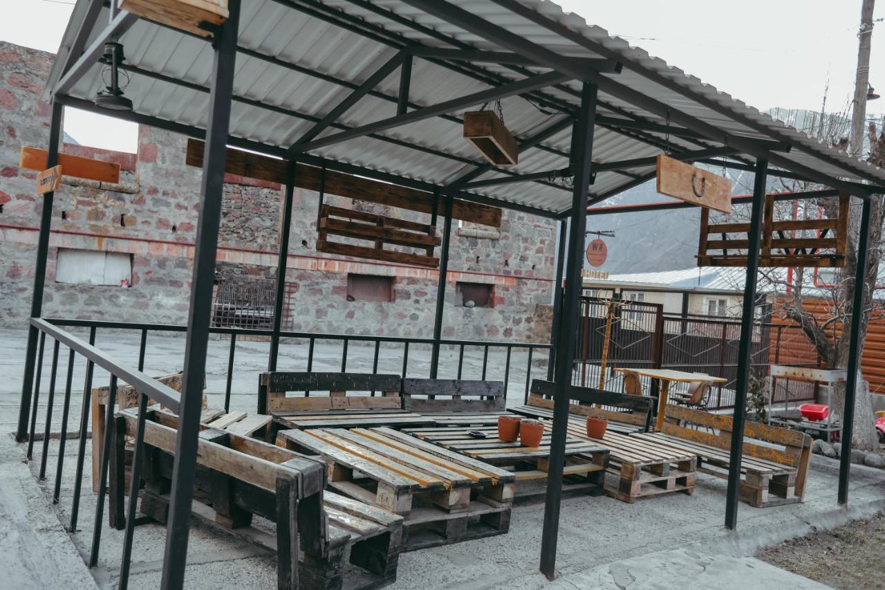 Wooden Hotel Kazbegi Exterior photo