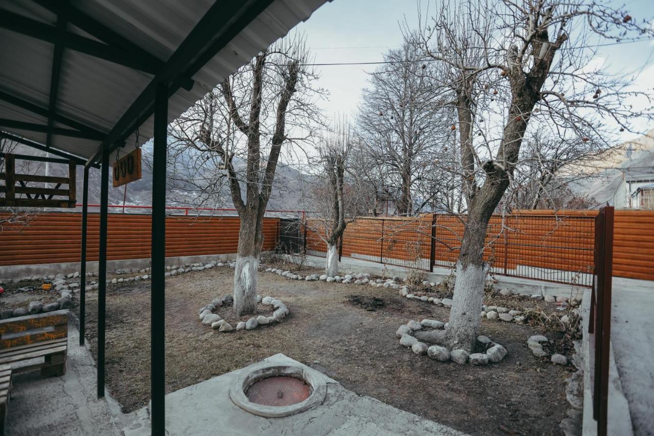 Wooden Hotel Kazbegi Exterior photo