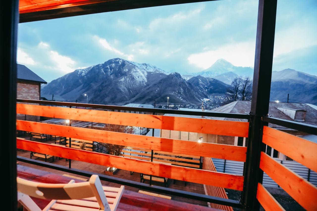 Wooden Hotel Kazbegi Exterior photo