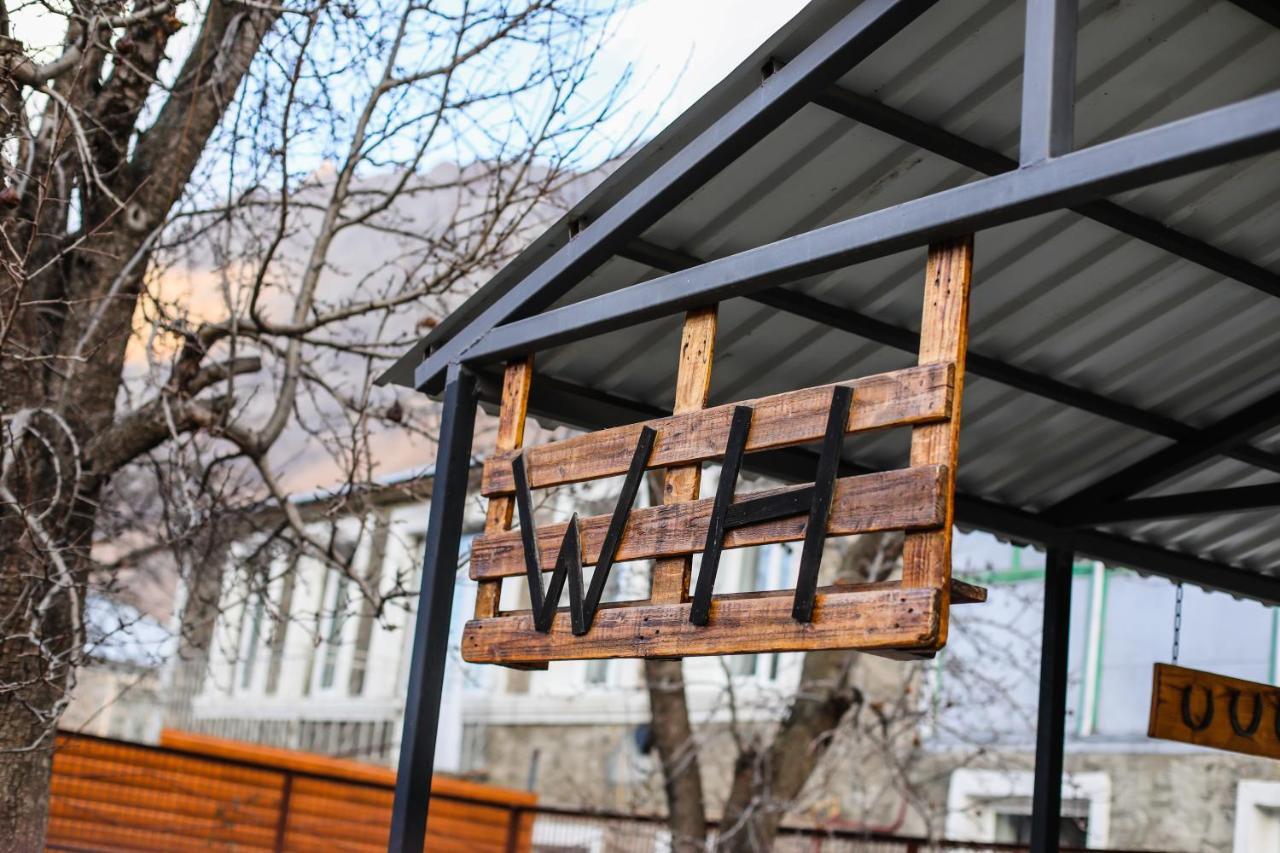 Wooden Hotel Kazbegi Exterior photo